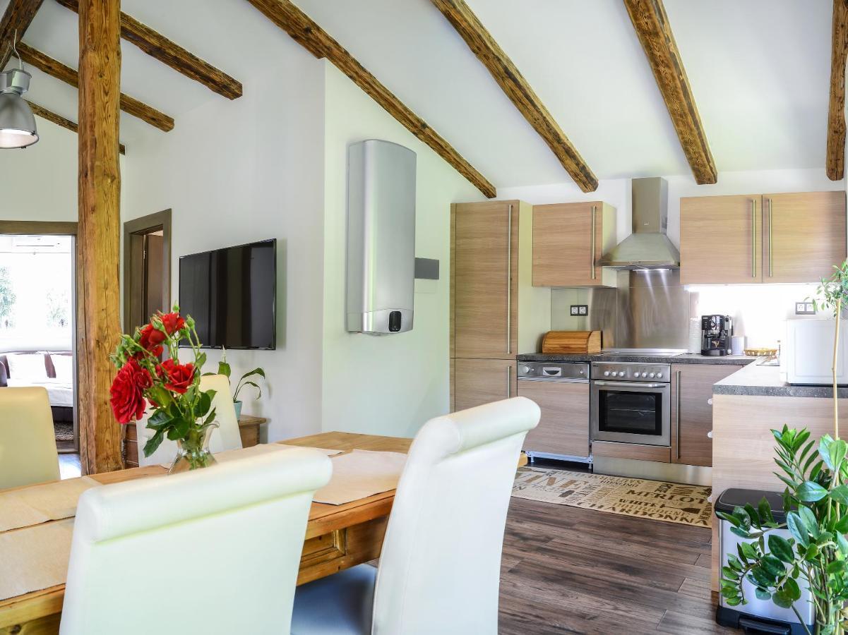 Terrace Apartments エゲル エクステリア 写真